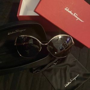 Salvatore Ferragamo Sunglasses SF1305